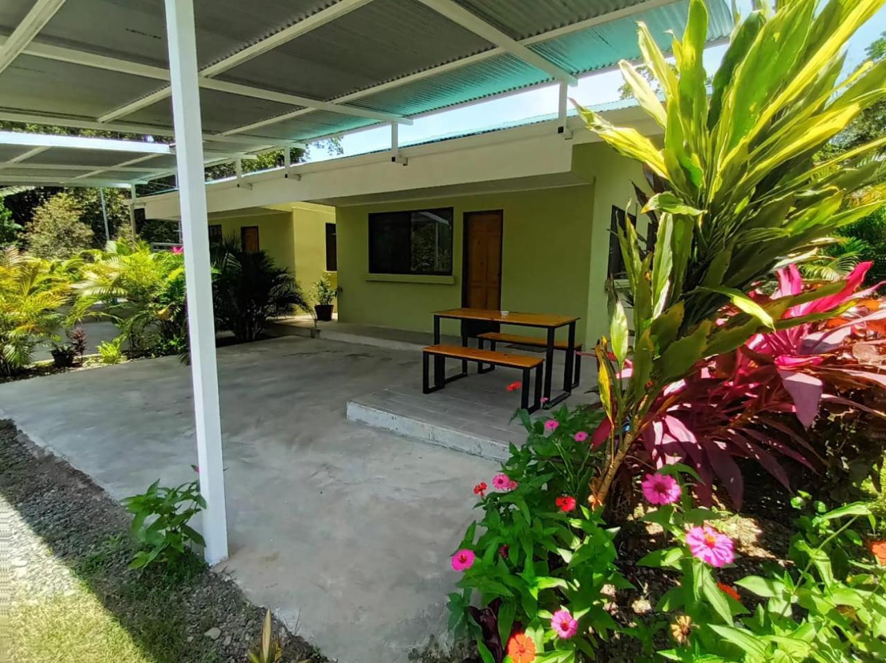 Serenity Houses Cahuita Extérieur photo